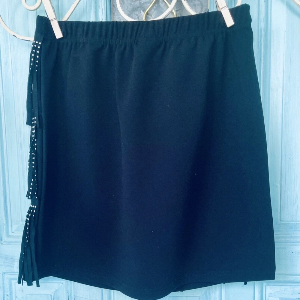 Black Fringe Mini Skirt Size Small Festive Fun Free The Roses - Picture 5 of 5